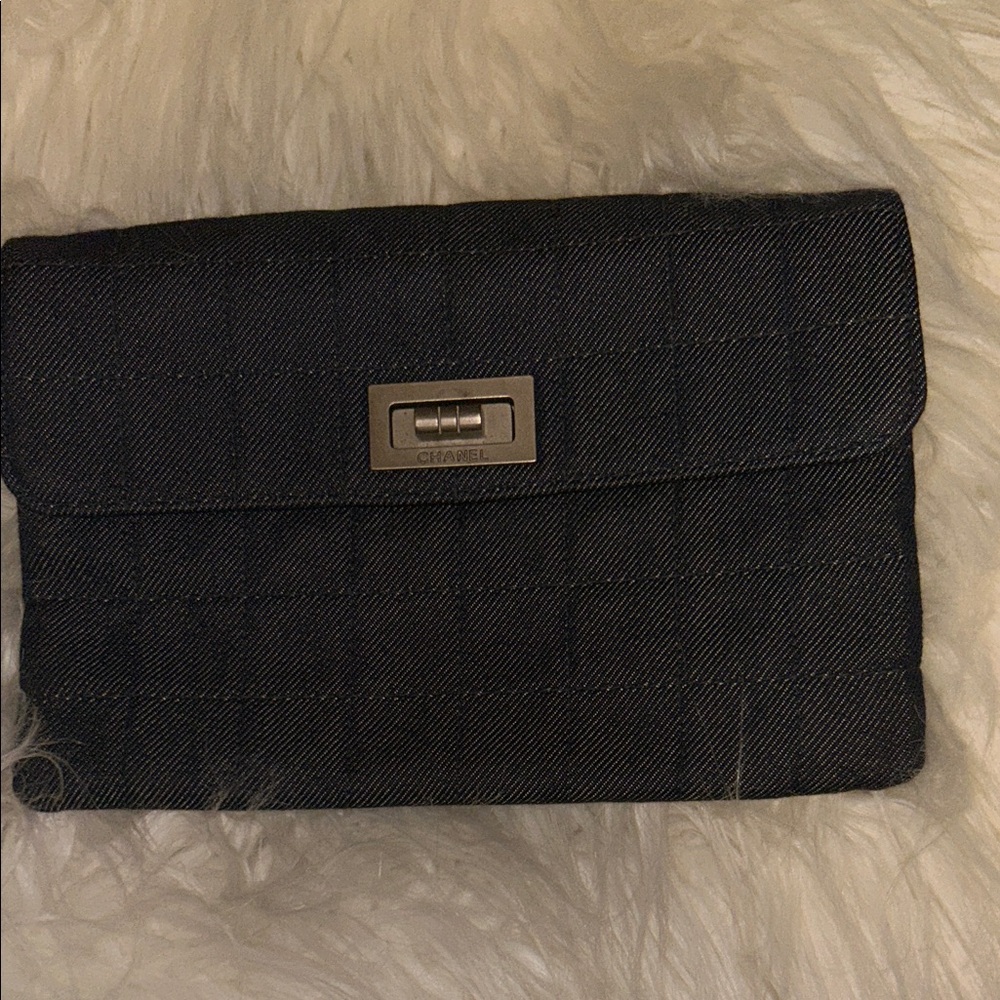 CHANEL Mademoiselle Denim Quilted Clutch Bag Navy Silver Turnlock Auth - Picture 16 of 16